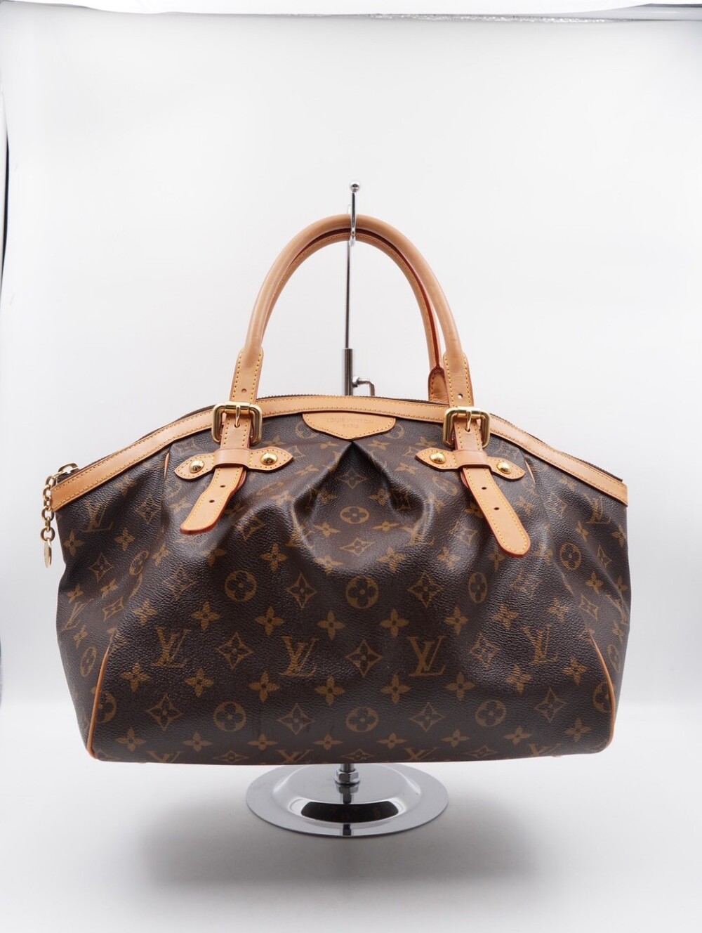 CJ43 ❤️ Louis Vuitton Monogram Tivoli GM